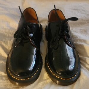 Classic Black Leather Womens Shoes